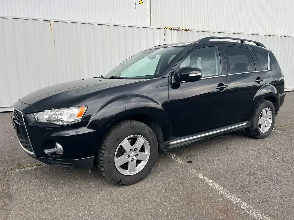 Gebraucht Mitsubishi Outlander 177 PS (130 kW) 2012 Schwarz SUV