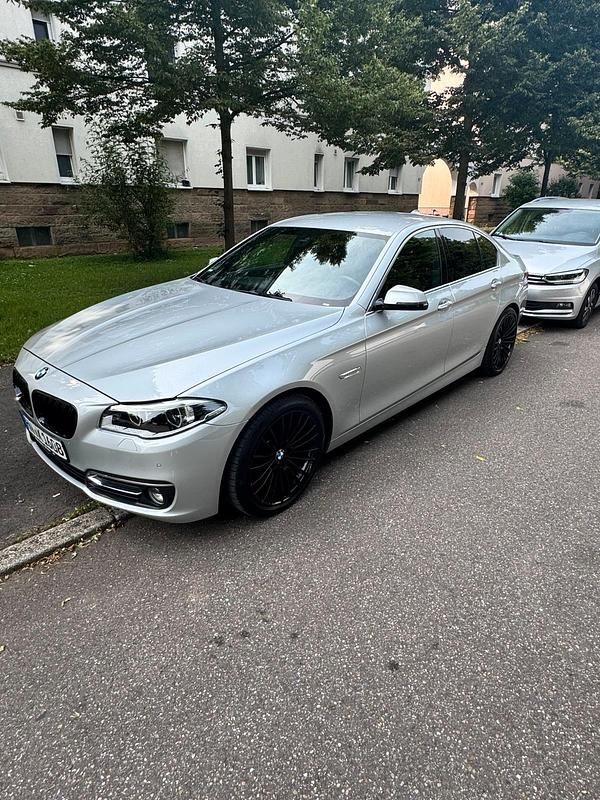 Silber Gebraucht 2016 BMW 535 Luxury Line Limousine | 19.200 € (Guter Preis) - Bild 1/4