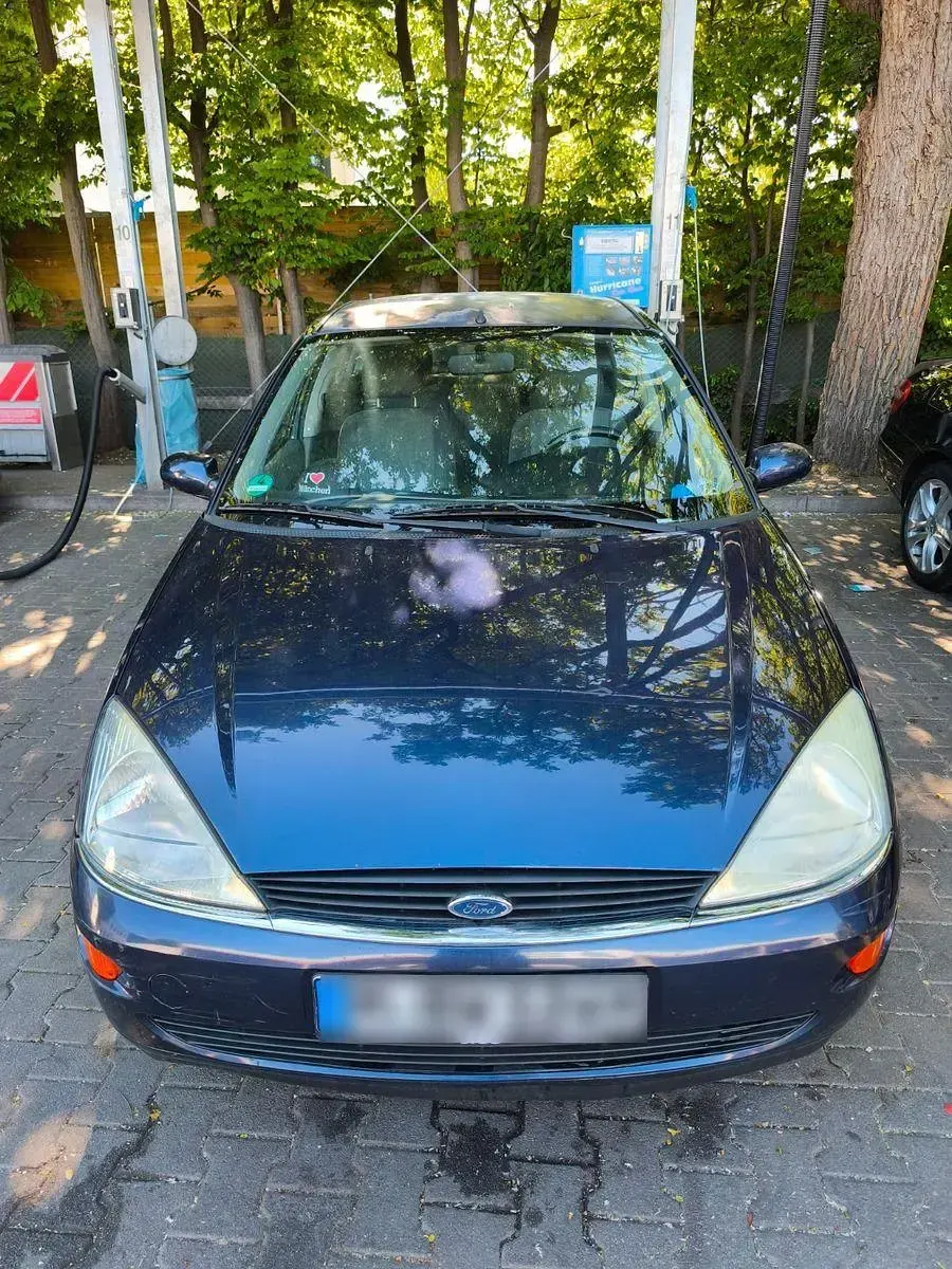 Gebraucht Ford Focus Ghia 101 PS (74 kW) 2002 Blau Limousine