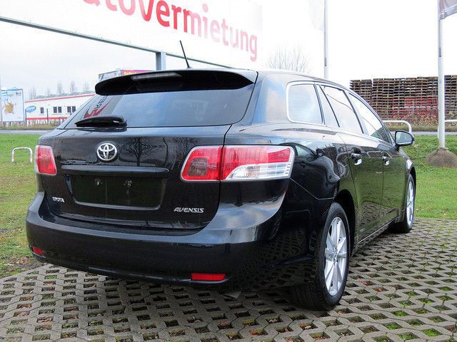 Gebraucht Toyota Avensis Edition 150 PS (110 kW) 2011 Schwarz metallic Kombi