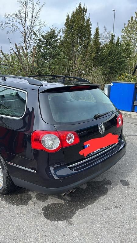 Schwarz Gebraucht 2010 VW Passat Kombi | 4.950 € (Teuer) - Bild 1/4