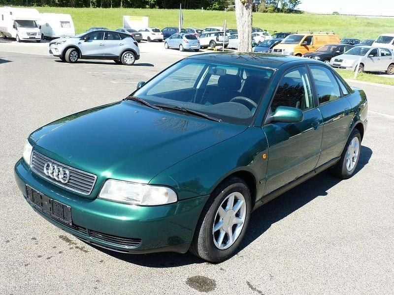 Grün Gebraucht 1996 Audi A4 Limousine | 380 € (Superpreis) - Bild 1/4