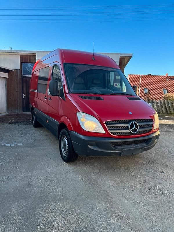 Gebraucht Mercedes Sprinter 130 PS (95 kW) 2010 Rot Van
