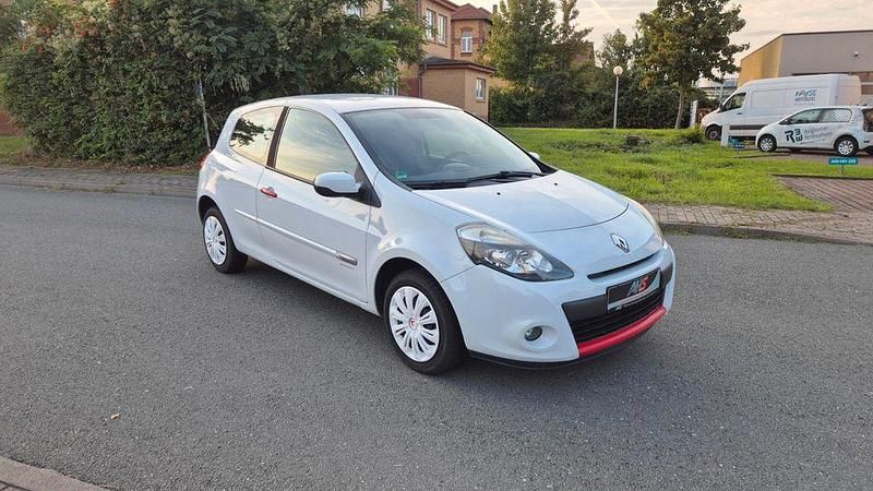 Weiß Gebraucht 2009 Renault Clio III Dynamique Kleinwagen | 2.890 € (Fairer Preis) - Bild 1/4