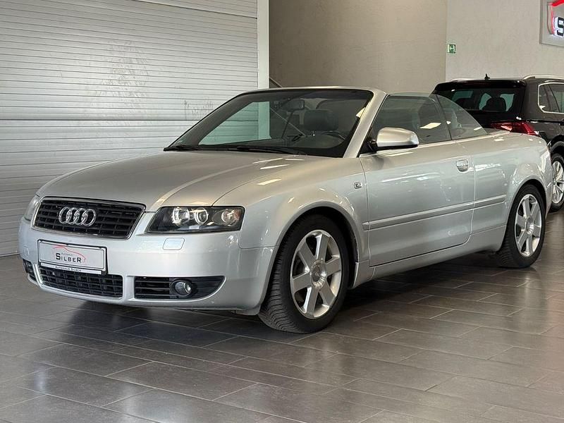 Silber Gebraucht 2003 Audi A4 Cabriolet Sport Cabrio | 8.890 € (Teuer) - Bild 1/4