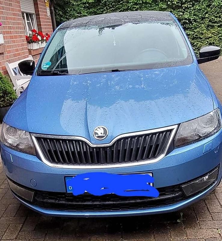 Blau Gebraucht 2014 Skoda Rapid Limousine | 8.999 € (Fairer Preis) - Bild 1/4