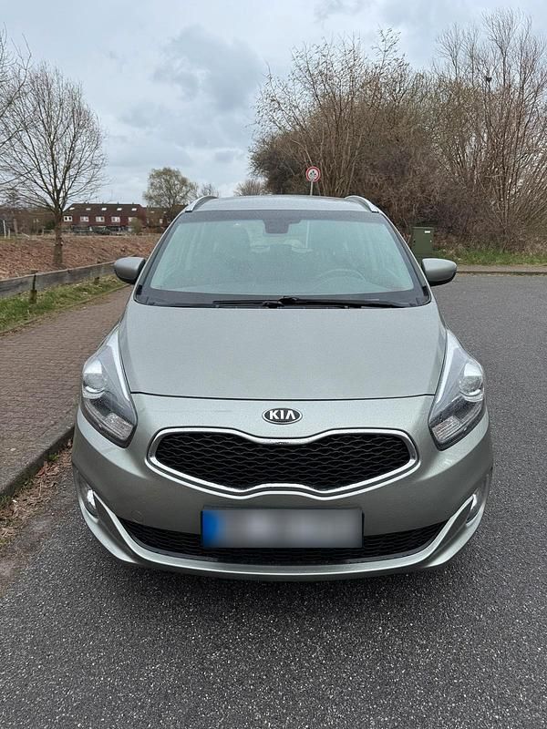 Gebraucht Kia Carens 135 PS (99 kW) 2014 Silber Van / Kleinbus