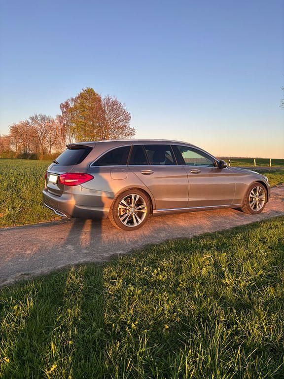 Gebraucht Mercedes C180 156 PS (114 kW) 2015 Grau Kombi