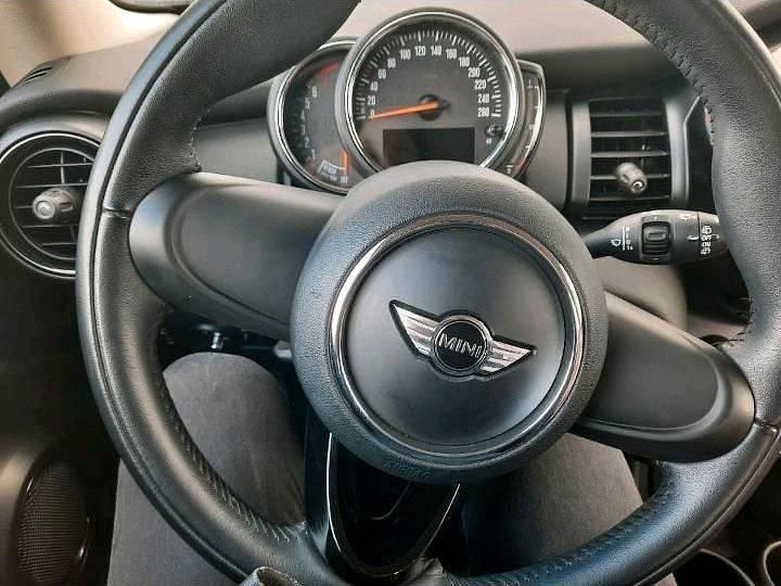 Second-hand Mini ONE 75 CP (55 kW) 2018 Negru Hatchback