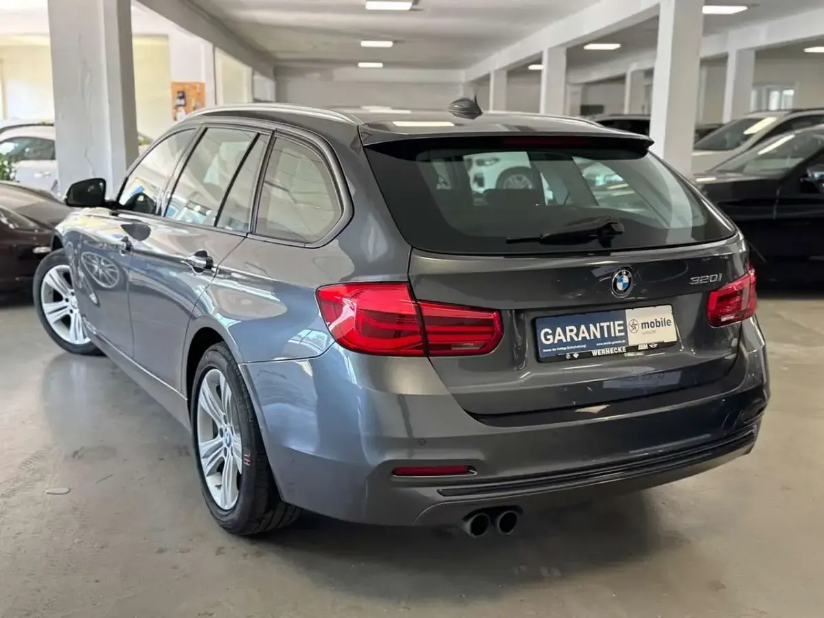 Gebraucht BMW 320 Sport Line 184 PS (135 kW) 2017 Grau Kombi
