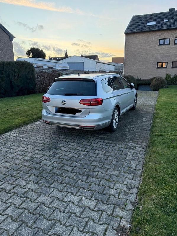 Gebraucht VW Passat Highline 190 PS (139 kW) 2018 Silber Kombi