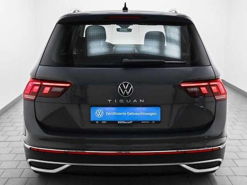 Gebraucht VW Tiguan Elegance 150 PS (110 kW) 2023 Delfingrau (metallic) SUV
