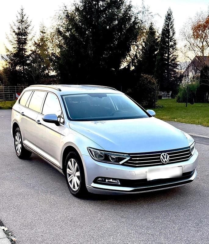 Silber Gebraucht 2017 VW Passat Kombi | 12.750 € (Superpreis) - Bild 1/4