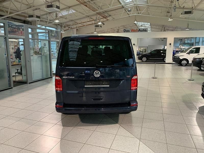 Second-hand VW T6 204 CP (150 kW) 2018 Albastru Van