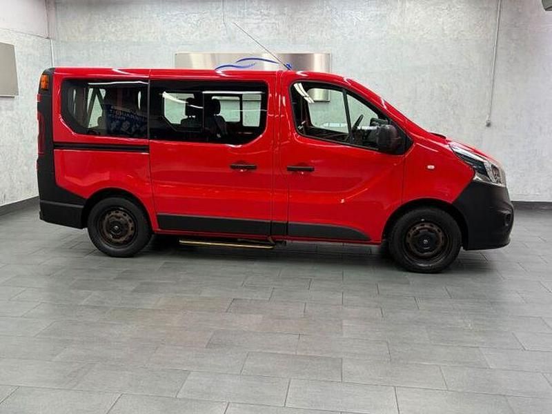 Gebraucht Opel Vivaro 90 PS (66 kW) 2015 Rot Van / Kleinbus
