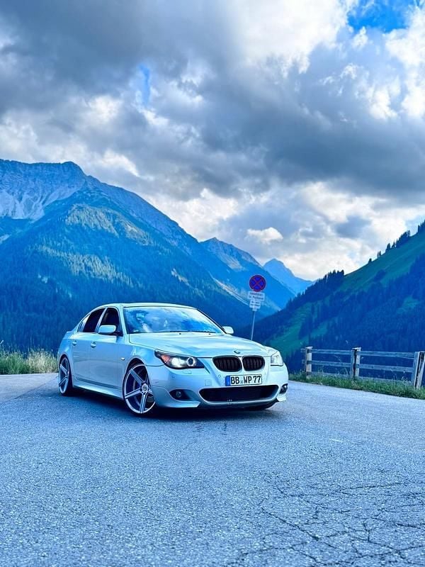 Silber Gebraucht 2004 BMW 530 M Sport Limousine | 5.999 € (Fairer Preis) - Bild 1/2