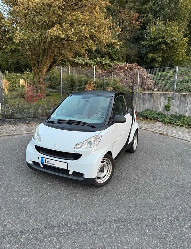 Weiß Gebraucht 2009 Smart ForTwo Coupé Kleinwagen | 3.699 € (Guter Preis) - Bild 1/4