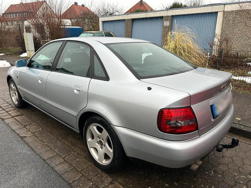 Gebraucht Audi A4 150 PS (110 kW) 1997 Silber Limousine