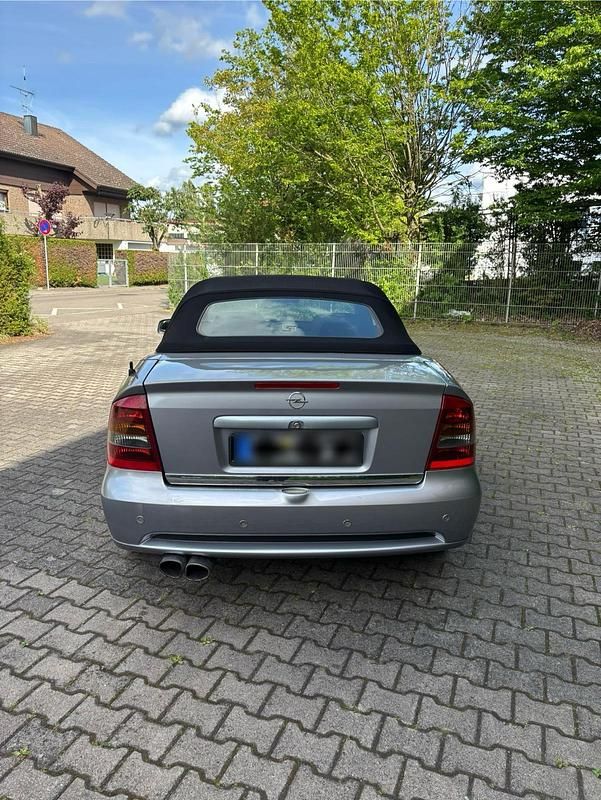 Gebraucht Opel Astra Cabriolet 147 PS (108 kW) 2004 Silber Cabrio