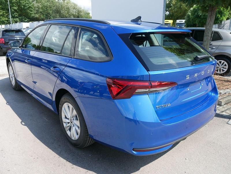 Neu Skoda Octavia Selection 150 PS (110 kW) 2025 Metallic Kombi