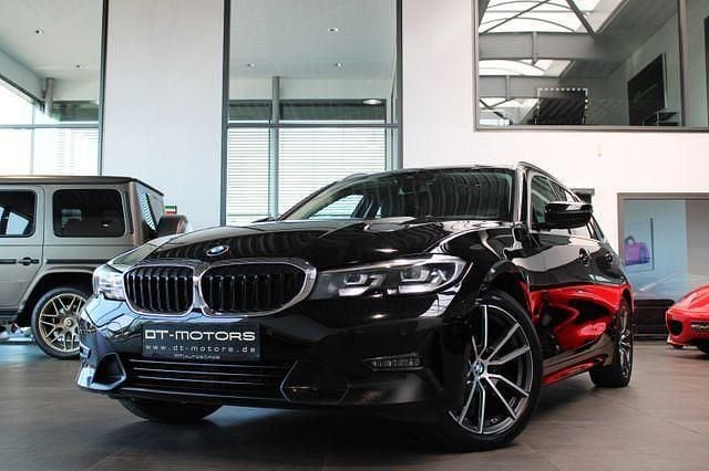 Schwarz Gebraucht 2020 BMW 320 Sport Line Kombi | 21.900 € (Fairer Preis) - Bild 1/4