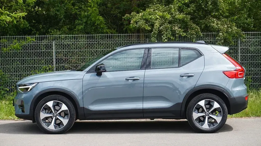 Occasion Volvo XC40 Plus 197 ch (144 kW) 2023 Gris SUV