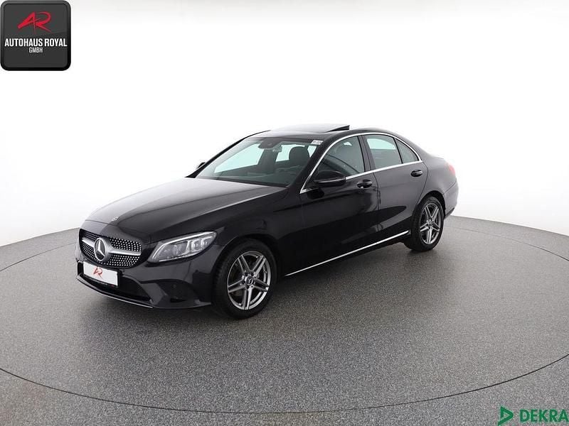 Schwarz (metallic) Gebraucht 2019 Mercedes C180 Avantgarde Limousine | 24.880 € (Superpreis) - Bild 1/4