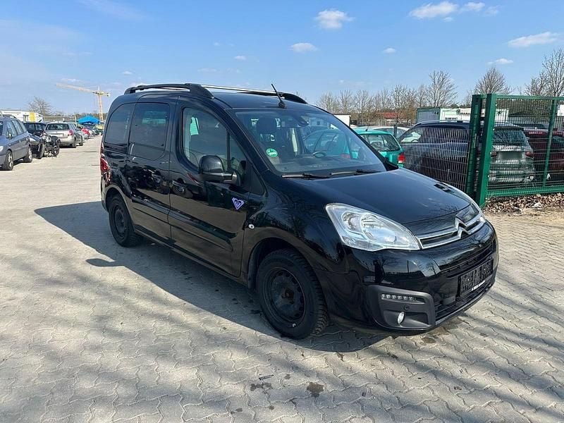 Gebraucht Citroën Berlingo 110 PS (80 kW) 2017 Schwarz Van / Kleinbus