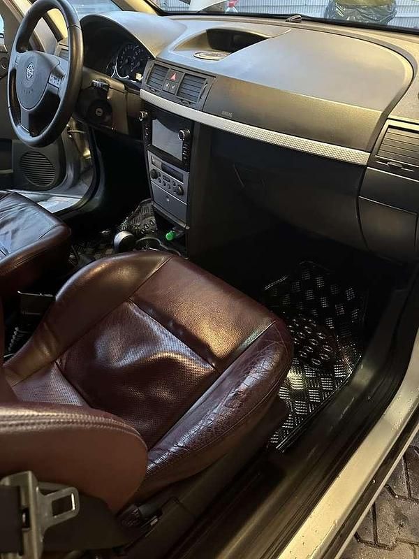 Gebraucht Opel Meriva 101 PS (74 kW) 2007 Silber Van / Kleinbus