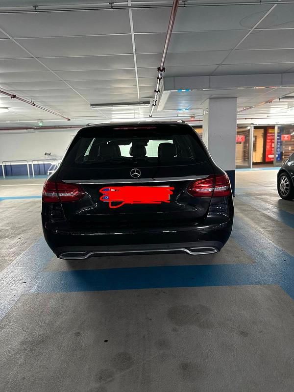 Gebraucht Mercedes C220 170 PS (125 kW) 2015 Schwarz Kombi