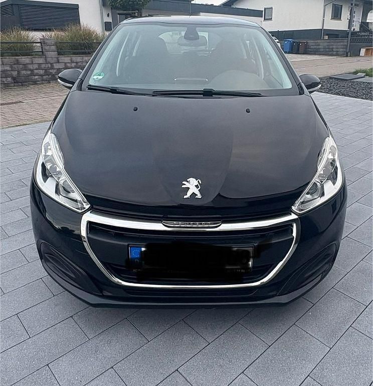 Schwarz Gebraucht 2016 Peugeot 208 Active Kleinwagen | 5.850 € (Fairer Preis) - Bild 1/4