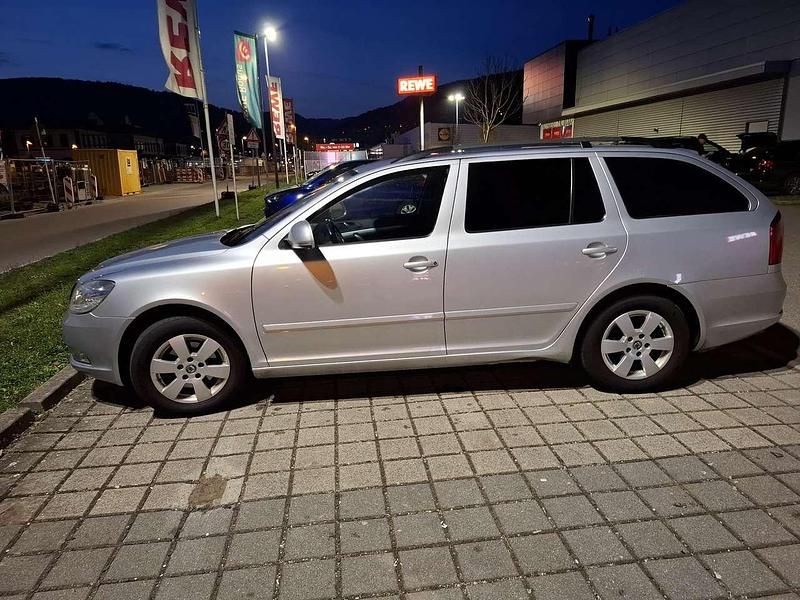 Gebraucht Skoda Octavia 105 PS (77 kW) 2011 Other Kombi