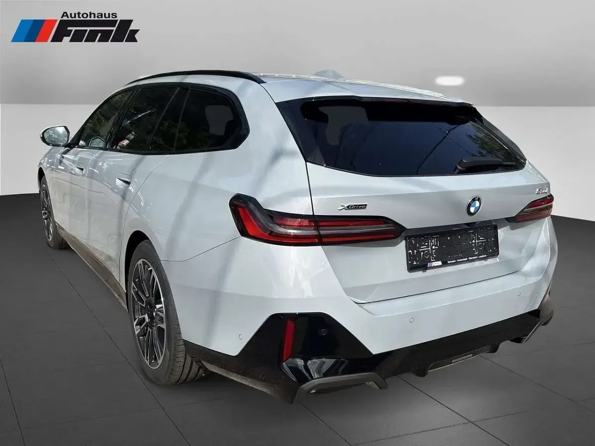 Neu BMW 520 M Sport 197 PS (144 kW) 2026 Brooklyn grau Kombi