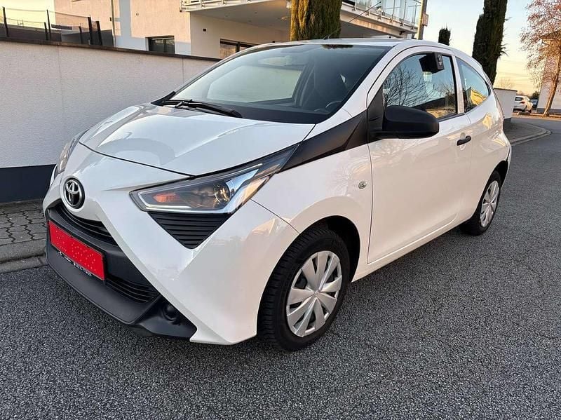 Weiß Gebraucht 2021 Toyota Aygo Kleinwagen | 8.700 € (Guter Preis) - Bild 1/4