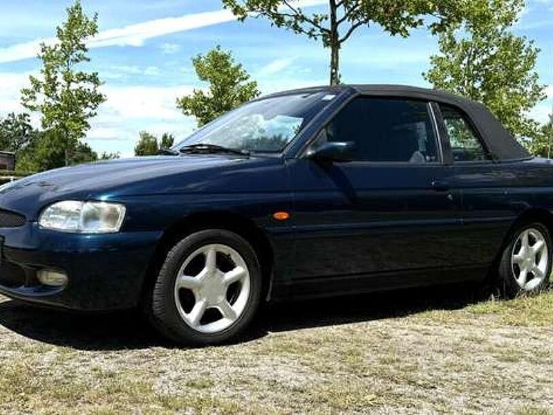 Second-hand Ford Escort 77 CP (56 kW) 1995 Albastru Cabrio