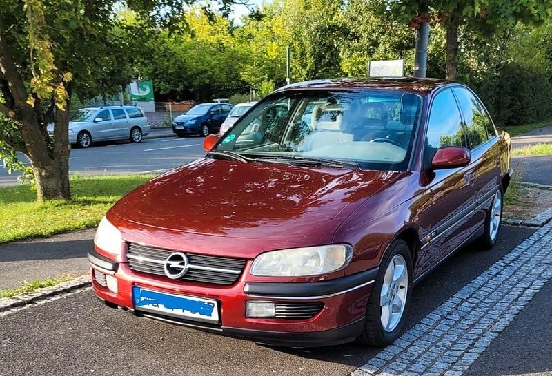 Rot Gebraucht 1994 Opel Omega Limousine | 1.599 € - Bild 1/4