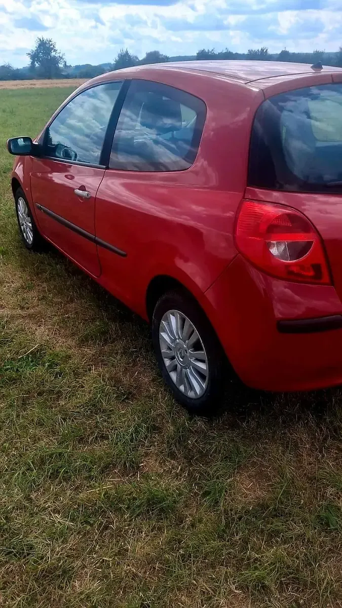 Gebraucht Renault Clio 107 PS (78 kW) 2006 Rot Kleinwagen