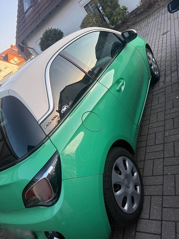 Gebraucht Opel Adam 70 PS (51 kW) 2015 Grün Kleinwagen