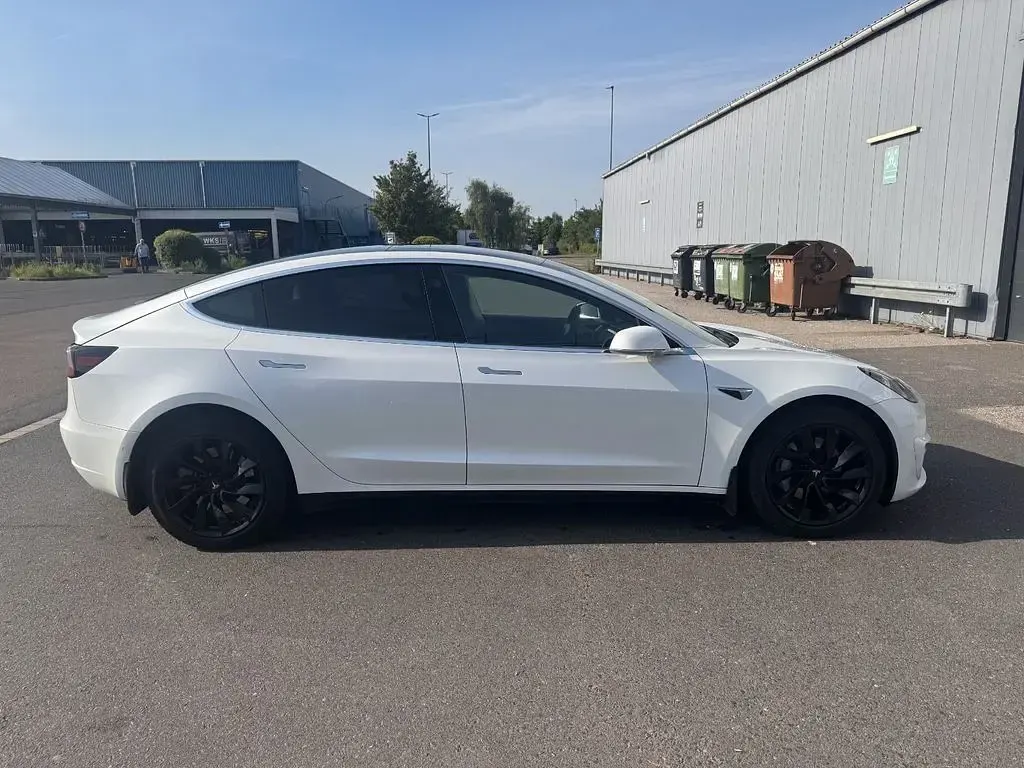 Gebraucht Tesla Model 3 Standard Range Plus 225 kW (306 PS) 2020 Weiß Limousine