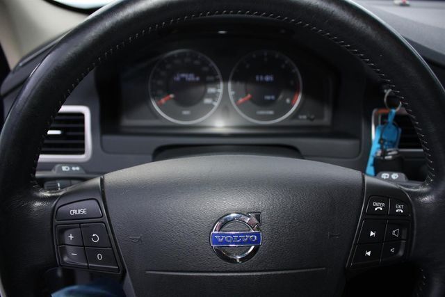 Gebraucht Volvo V70 163 PS (119 kW) 2008 Schwarz metallic Kombi