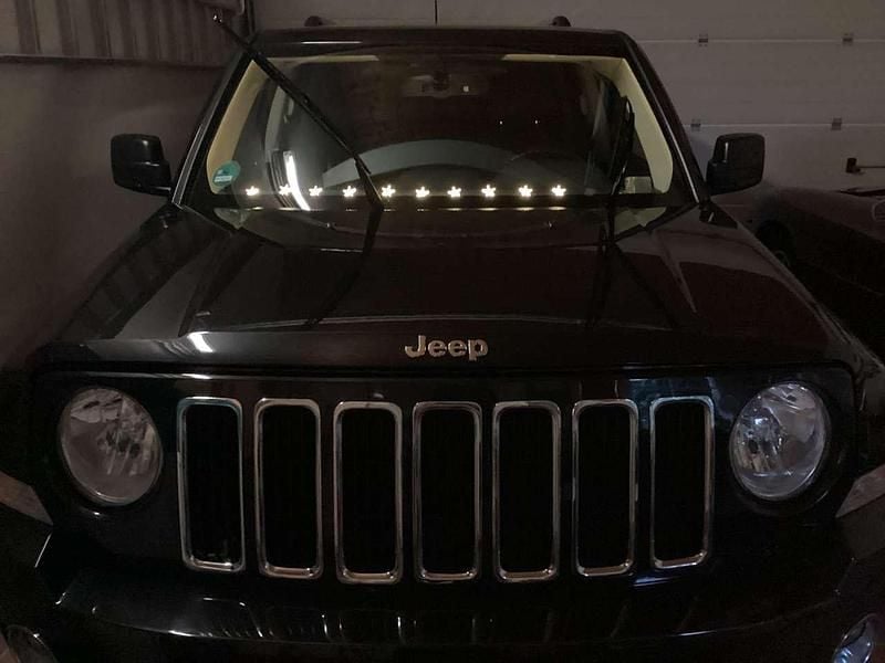 Schwarz Gebraucht 2011 Jeep Patriot Overland SUV | 9.990 € (Superpreis) - Bild 1/1