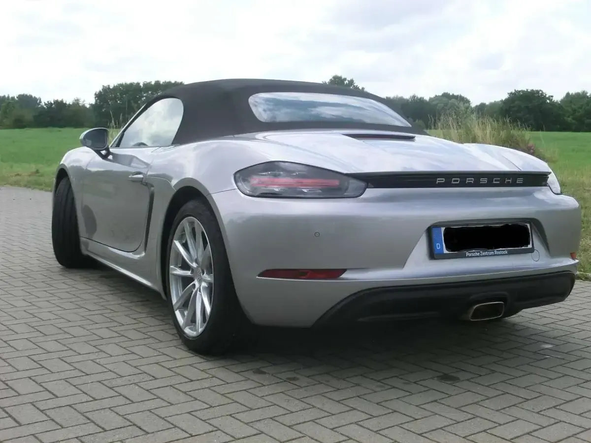 Gebraucht Porsche Boxster 299 PS (219 kW) 2024 Silber Cabrio