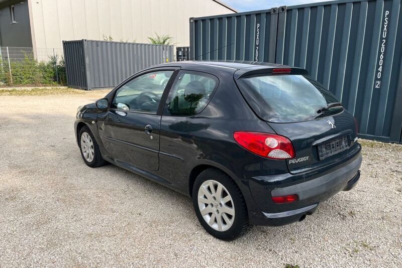 Gebraucht Peugeot 206 Basis 68 PS (50 kW) 2009 Schwarz Kleinwagen