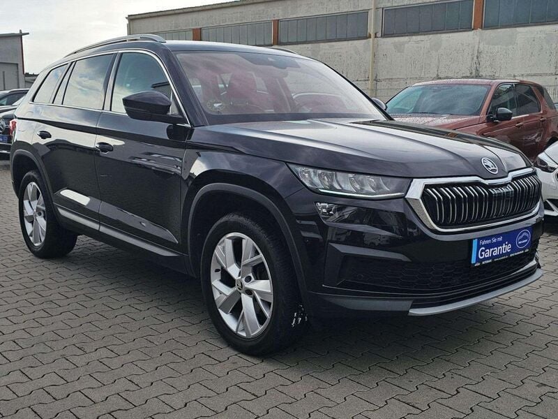 Schwarzmagic perleffekt Gebraucht 2023 Skoda Kodiaq SUV | 33.890 € (Guter Preis) - Bild 1/4