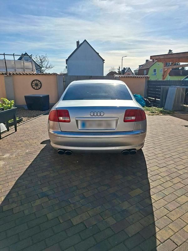 Second-hand Audi A8 280 CP (205 kW) 2002 Argintiu Berlinǎ
