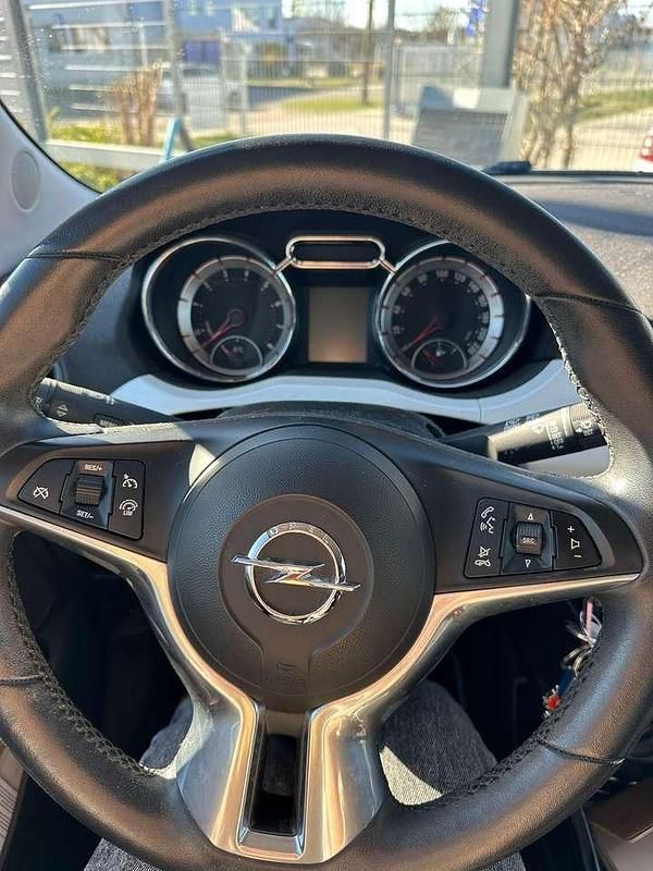 Second-hand Opel Adam Jam 87 CP (63 kW) 2015 Alb Hatchback