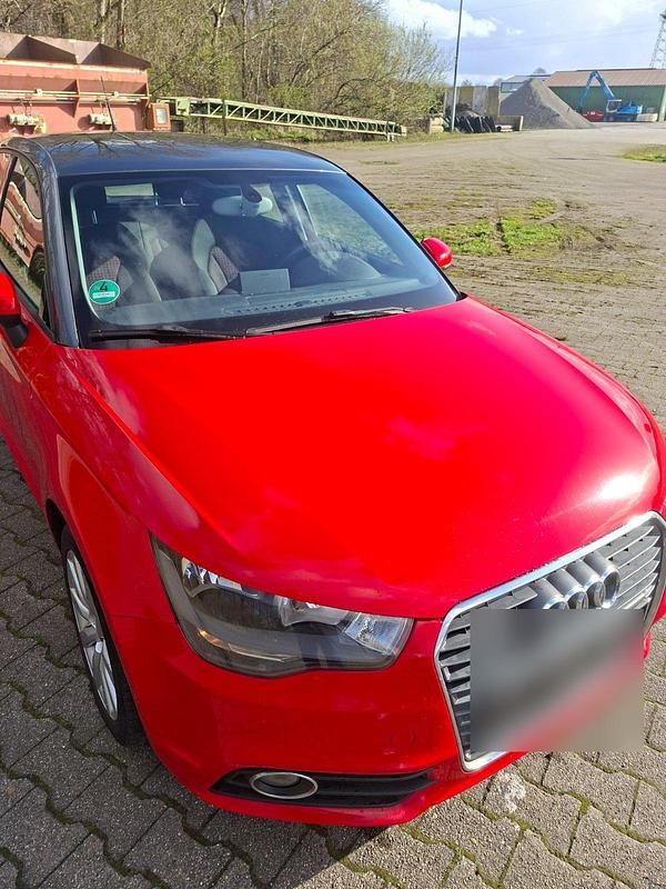 Gebraucht Audi A1 Sportback Attraction 86 PS (63 kW) 2013 Rot Kleinwagen