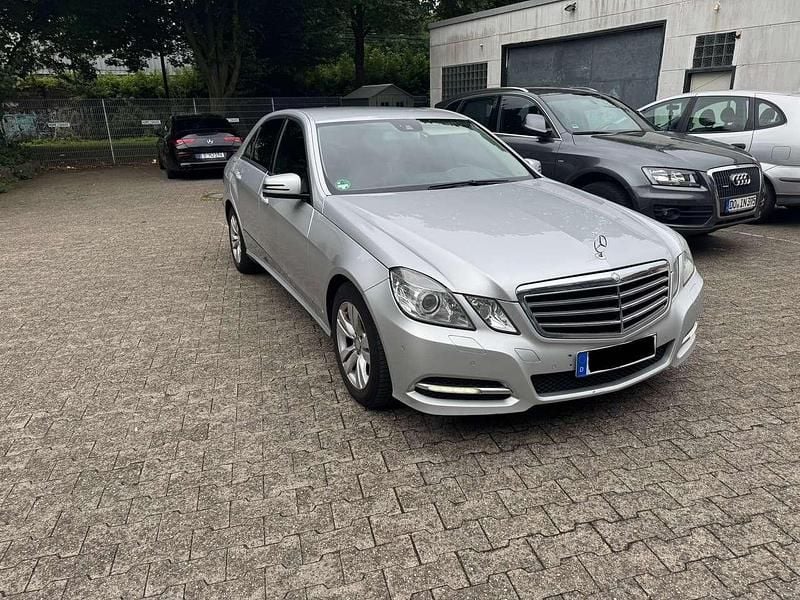 Gebraucht 2012 Mercedes E220 Avantgarde Limousine | 14.500 € - Bild 1/4