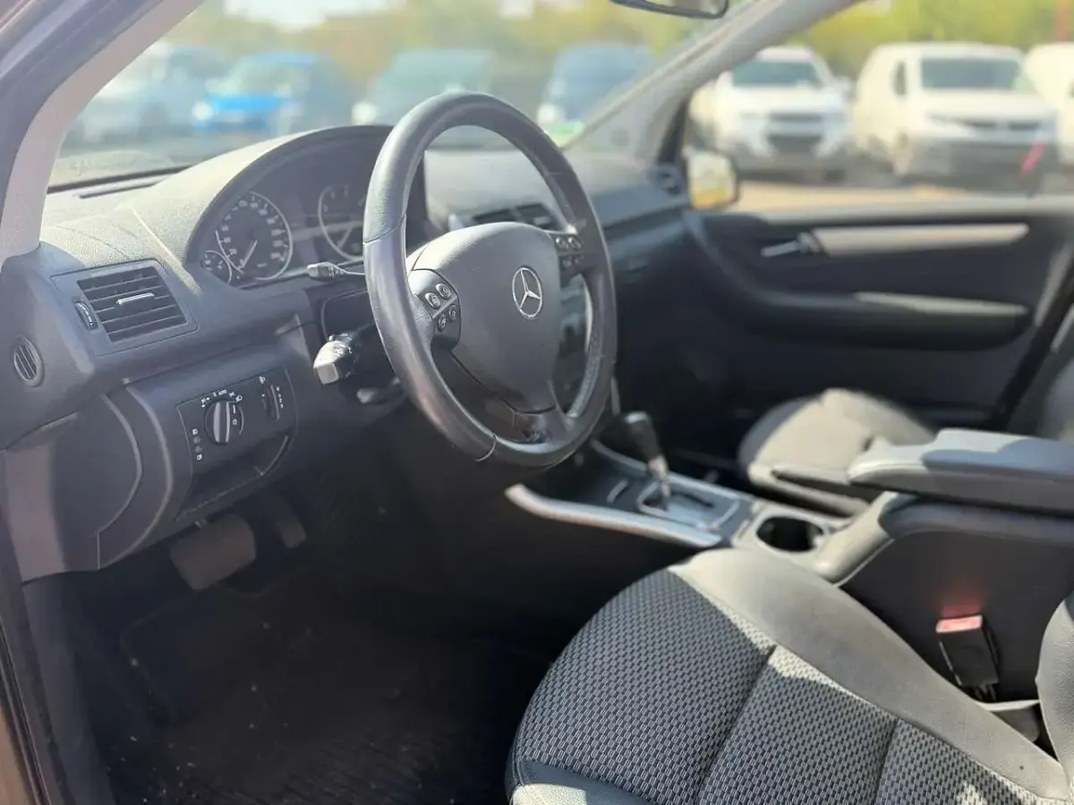 Gebraucht Mercedes A200 136 PS (100 kW) 2009 Braun Kleinwagen