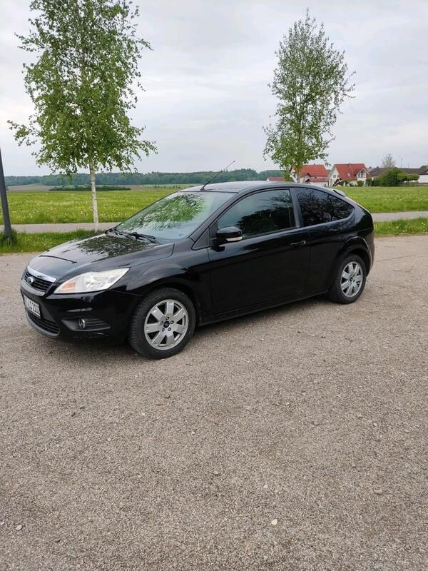 Schwarz Gebraucht 2010 Ford Focus Coupé | 1.950 € (Guter Preis) - Bild 1/4